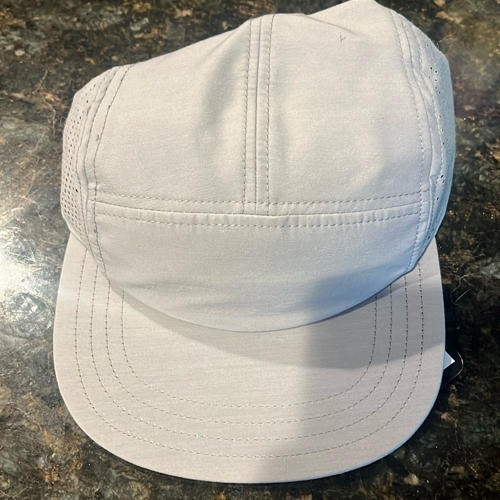 Allbirds light grey running hat